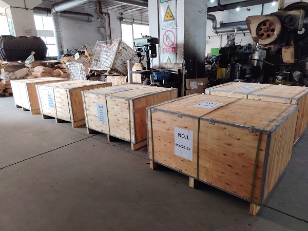 Hope continue to play these plastic injection moulds roles in new factory.