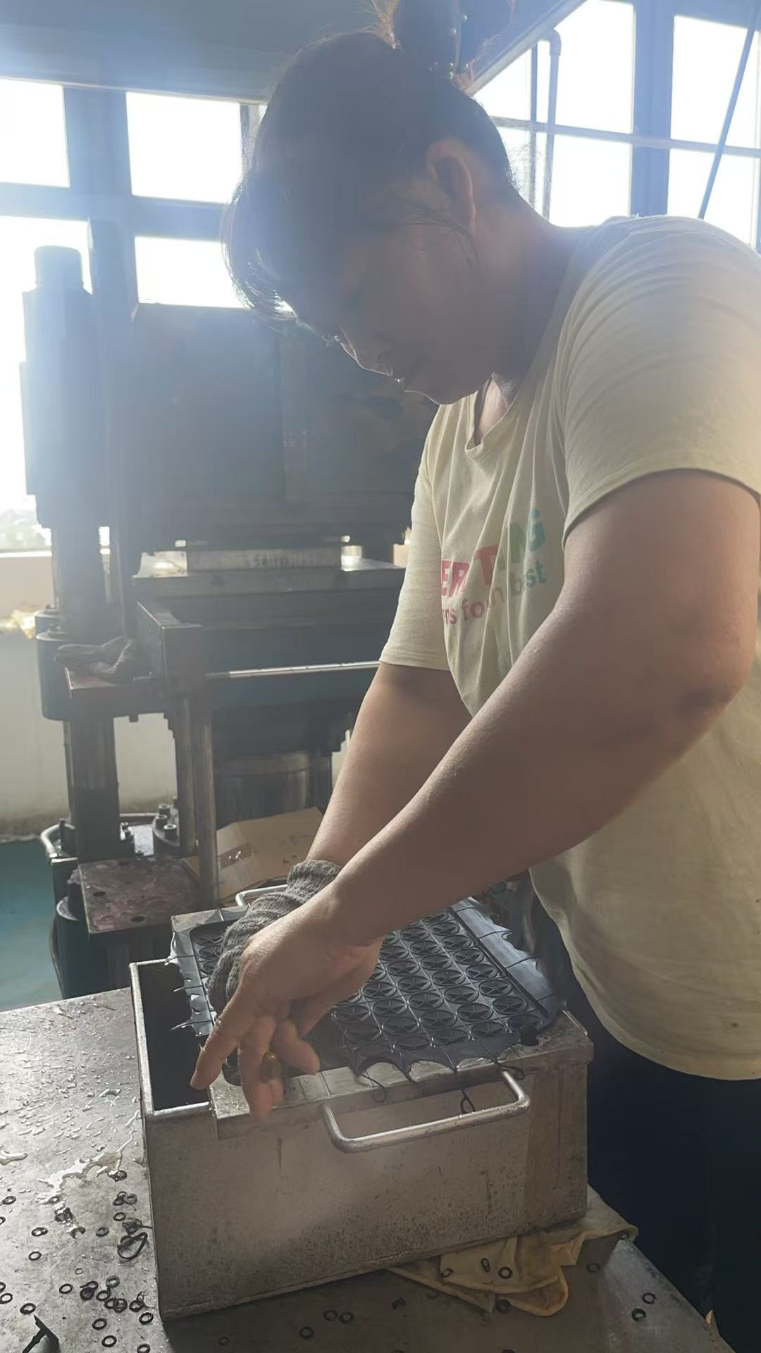 Inside Our Rubber Parts Workshop: Stable Formulation, Reliable Suction Valves for Water Pumps